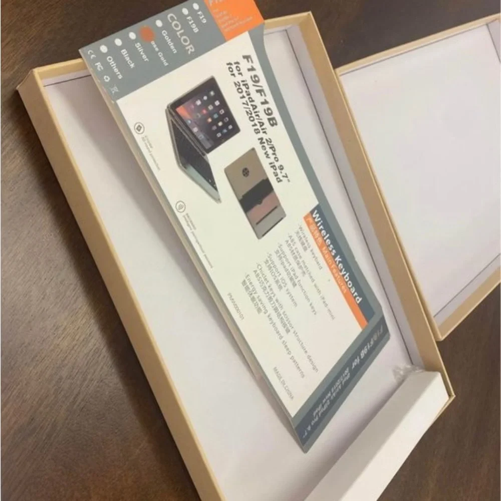 IPad hard case with keyboard